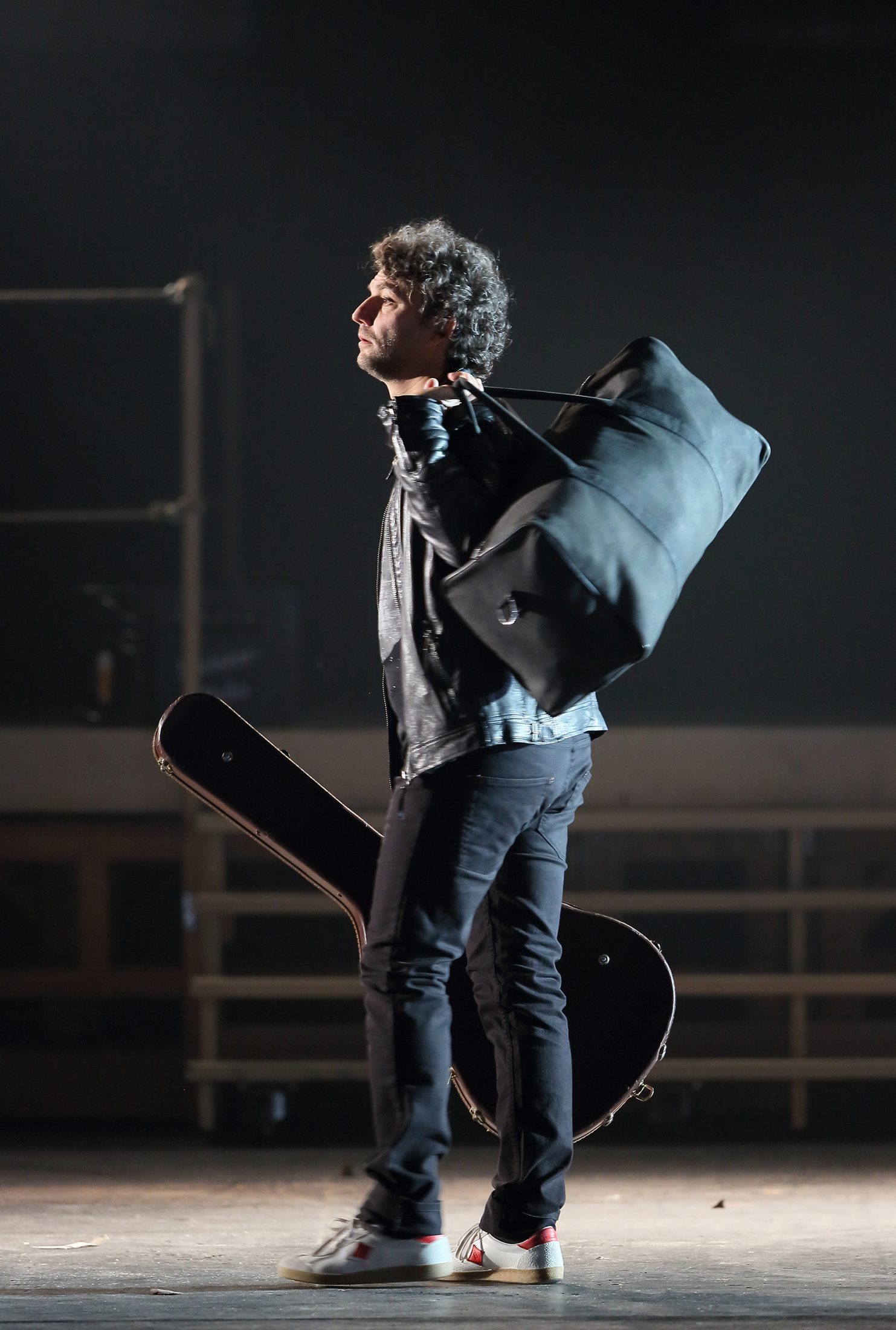 Jonas Kaufmann with his 'axe' , going hell for leather Photo Wilfried Hösl