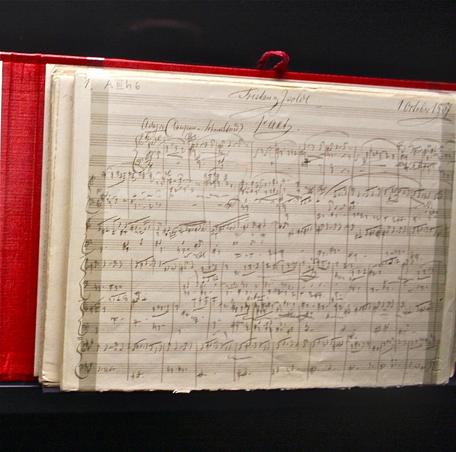 The handwritten opening page of Tristan und Isolde photo: Albert Ehrnrooth